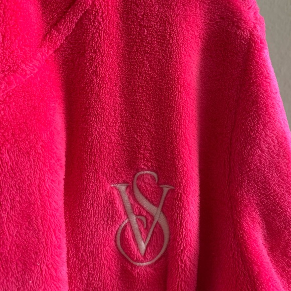 victoria’s secret fluffy cozy robe - Picture 4 of 12